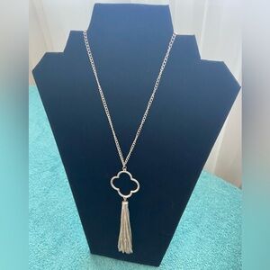 Nine necklace women’s NWT, silver